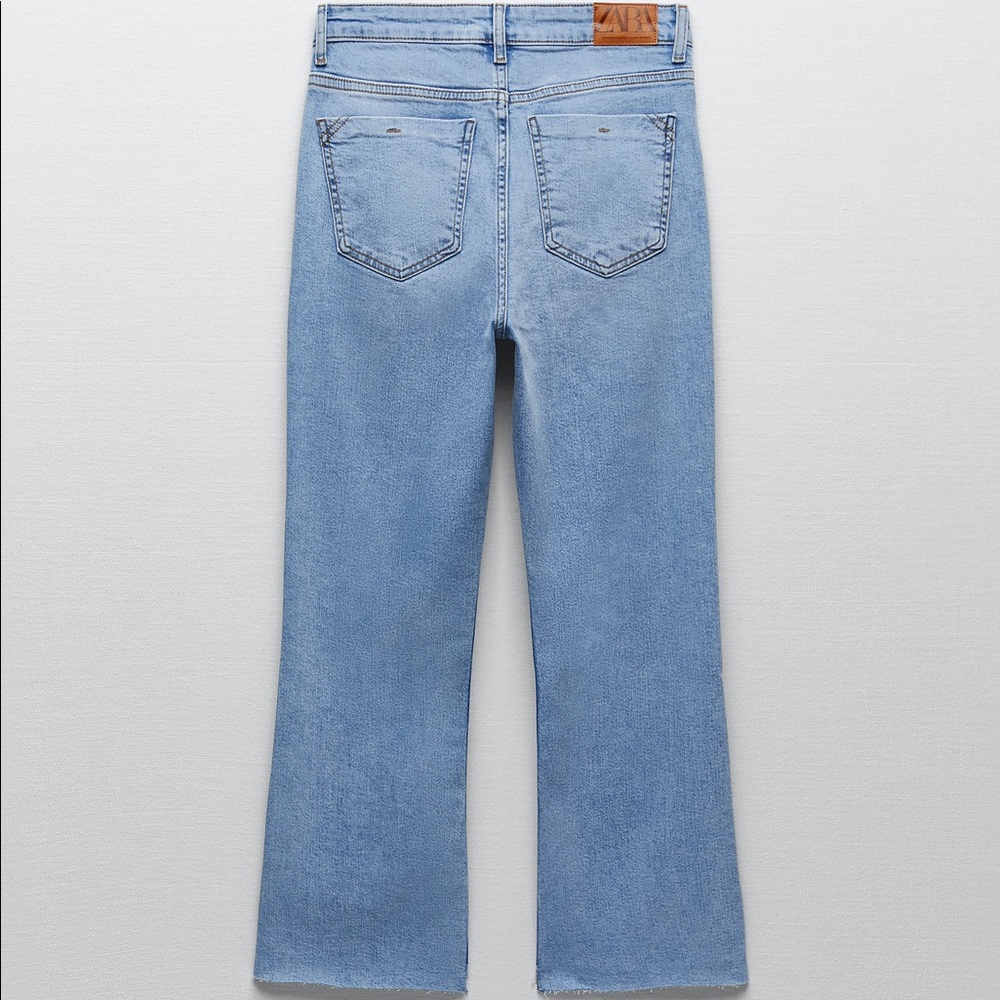Zara High Rise Mini Flare Jeans NWT - Picture 4 of 9